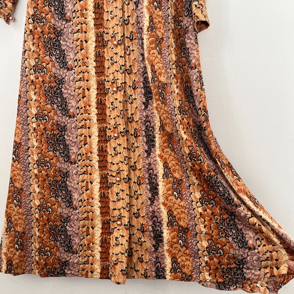 Vintage Feather Pattern Pearl Button Maxi - Picture 4 of 8